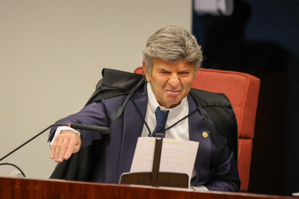Luiz Fux STF julgamento trama golpista