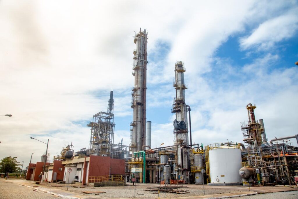 Unidade da Fafen em Laranjeiras (SE): retomada da produção com mão de obra local contratada pela Engeman, que assinou contrato com a Petrobras para assumir empreendimento. Foto: Ascom/Sedetec