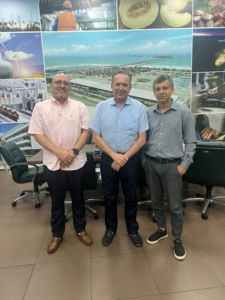 Representantes da Duact estiveram nesta semana reunidos com o secretário do Desenvolvimento Econômico do Ceará, Domingos Filho (ao centro) - Foto: Divulgação