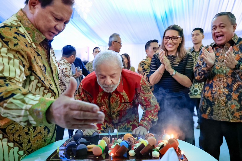 Celebração do aniversário do Presidente da República, Luiz Inácio Lula da Silva e do Presidente da República da Indonésia, Prabowo Subianto.
Palácio Merdeka, Jacarta-Indonésia. Foto: Ricardo Stuckert/PR