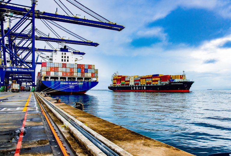 movimentação portuária portos exportações contêineres