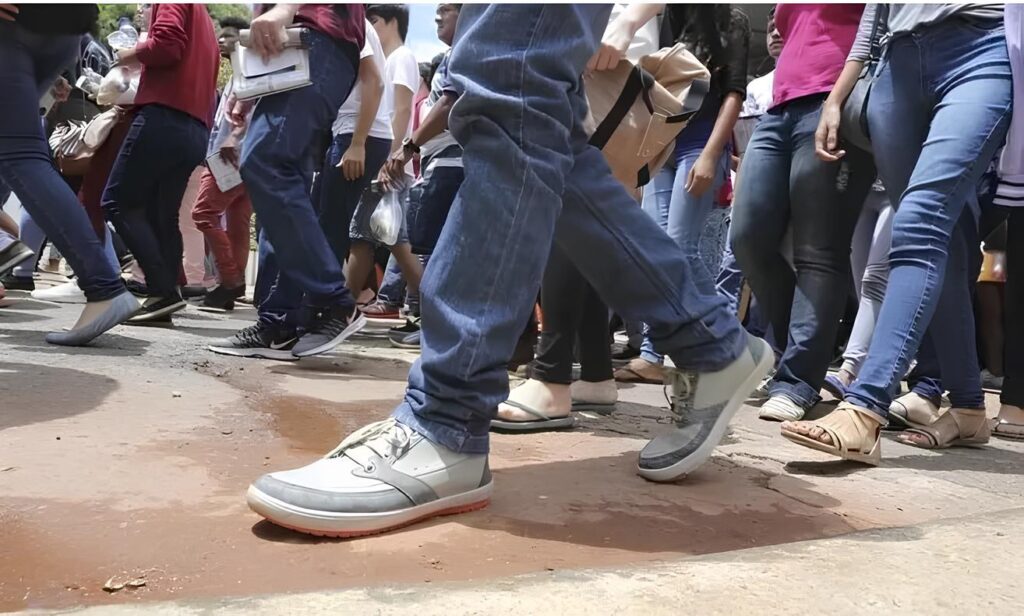 Cidades nordestinas lideram mobilidade a pé por falta de opções, revela IBGE