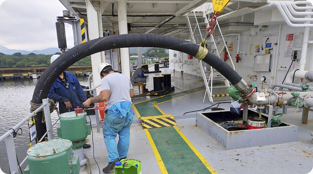 Inpeção de combustível naval bunker realizado pela Inspe Serviços Marítimos navios