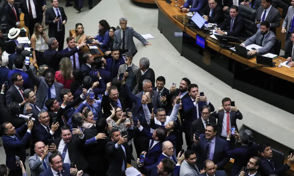 Câmara dos Deputados retira de pauta a MP sobre tributação de investimentos
