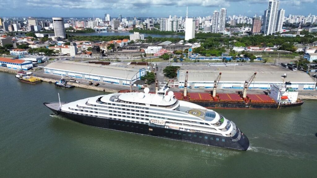 Porto do Recife temporada de cruzeiros 2025-2026 navio Scenic Eclipse