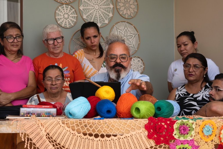 Lajedo do Marinho: crocheteiras da PB criam coleção com Ronaldo Fraga