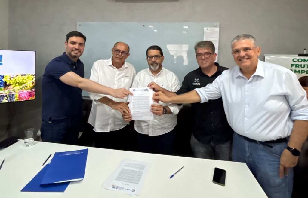 Articulado por Suape e Secretaria de Desenviolvimento Agrário, o Pacto pelo Agro permitirá a exportação de frutas pelo Porto Foto: Divulgação/Suape