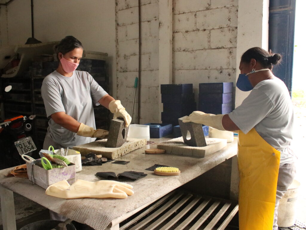 Fabricação de revestimento da casca de sururu Maceió