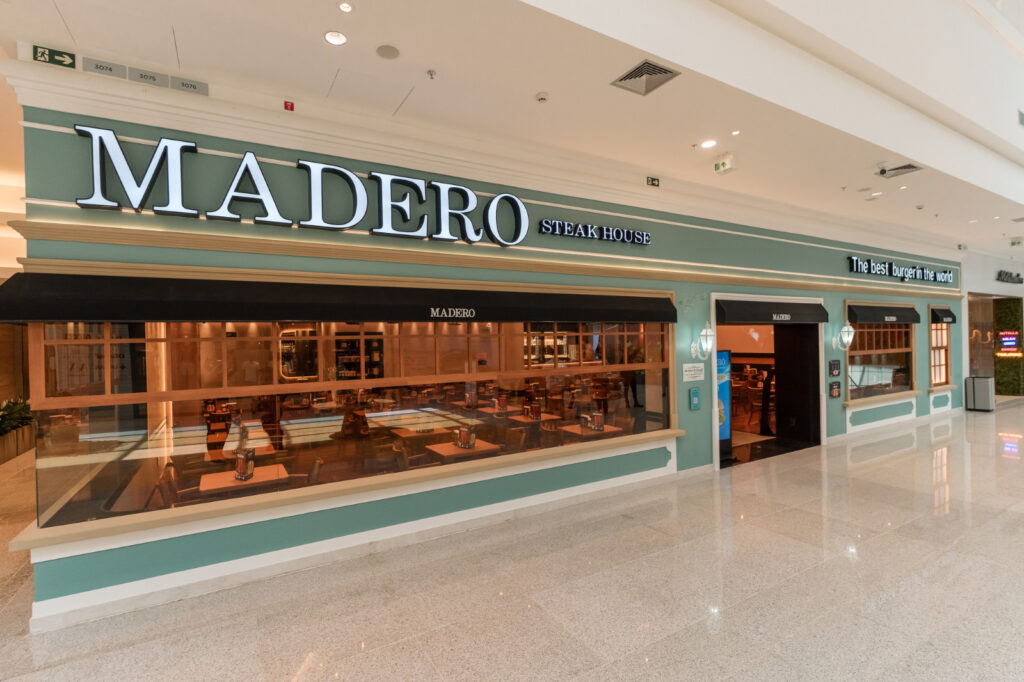 Madero abre primeiro restaurante em Maceió