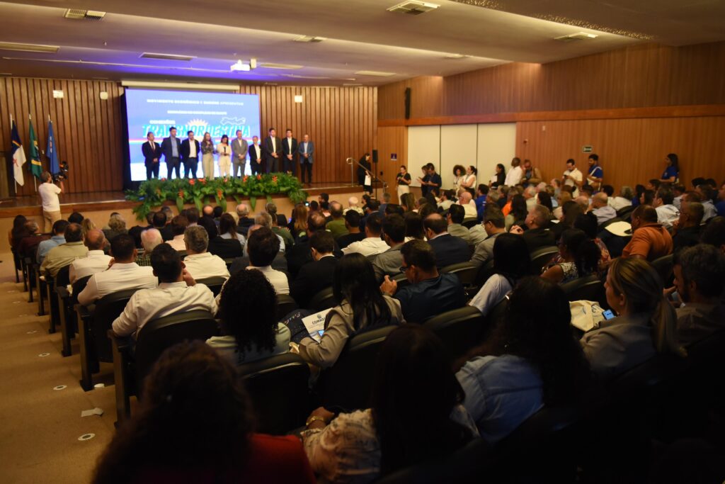 Seminário em Suape foi o último da série de cinco eventos do Conexão Transnordestina realizados com a participação do setor produtivo de Pernambuco. Foto: Paullo Almeida/Folha de Pernambuco