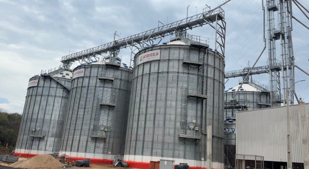 Fábrica de ração para frangos Atlântica Agroindustrial, localizada em Altos, na Grande Teresina