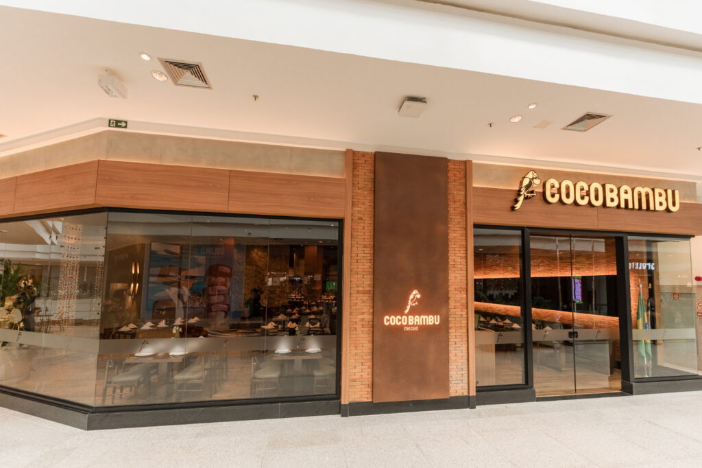 Coco Bambu inaugura Maceió