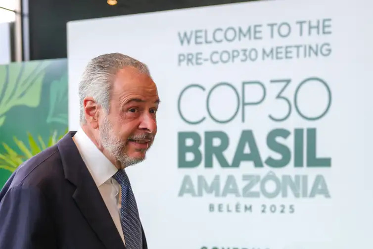 Fabio Rodrigues-Pozzebom/ Agência Brasil O presidente da COP30, embaixador André Corrêa do Lago, na abertura da Pré-COP30 - Foto Fabio Rodrigues-Pozzebom/ Agência Brasil