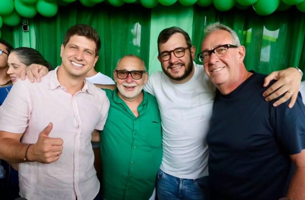 Ao participar da confraternização de Francismar Pontes, o presidente Álavro Porto disse acreditar que outros prefeitos irão apoiar João Campos Foto: Reprodução do Instagram