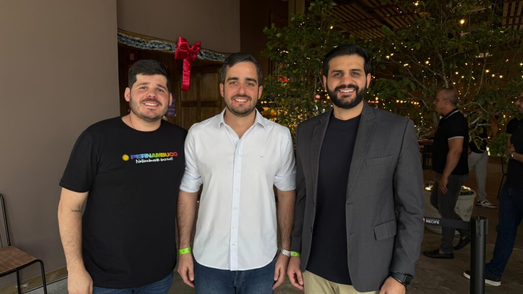 O presidente da Empetur, Eduardo Loyo (C), seu vice, Diogo de Melo (D), e o dieretor de Marketing, Diogo Beltrão, apresentaram as estratégias para potencializar o turismo em Pernambuco Foto: Divulgação