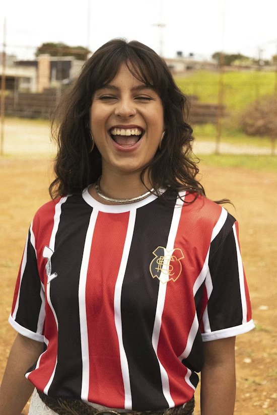 O chamado Trio de Ferro — composto por Sport, Náutico e Santa Cruz — suspendeu rivalidades históricas para um lançamento conjunto com a marca Chico Rei. Foto: Reprodução.