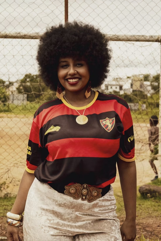 O chamado Trio de Ferro — composto por Sport, Náutico e Santa Cruz — suspendeu rivalidades históricas para um lançamento conjunto com a marca Chico Rei. Foto: Reprodução.