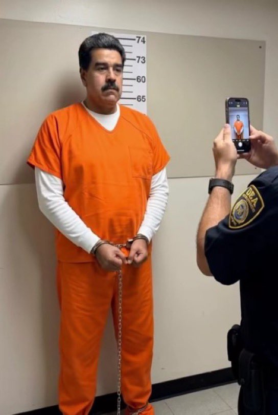 Ex-presidente da Venezuela Nicolás Maduro sendo identificado no presídio em New York. Foto: RS/Fotos Públicas