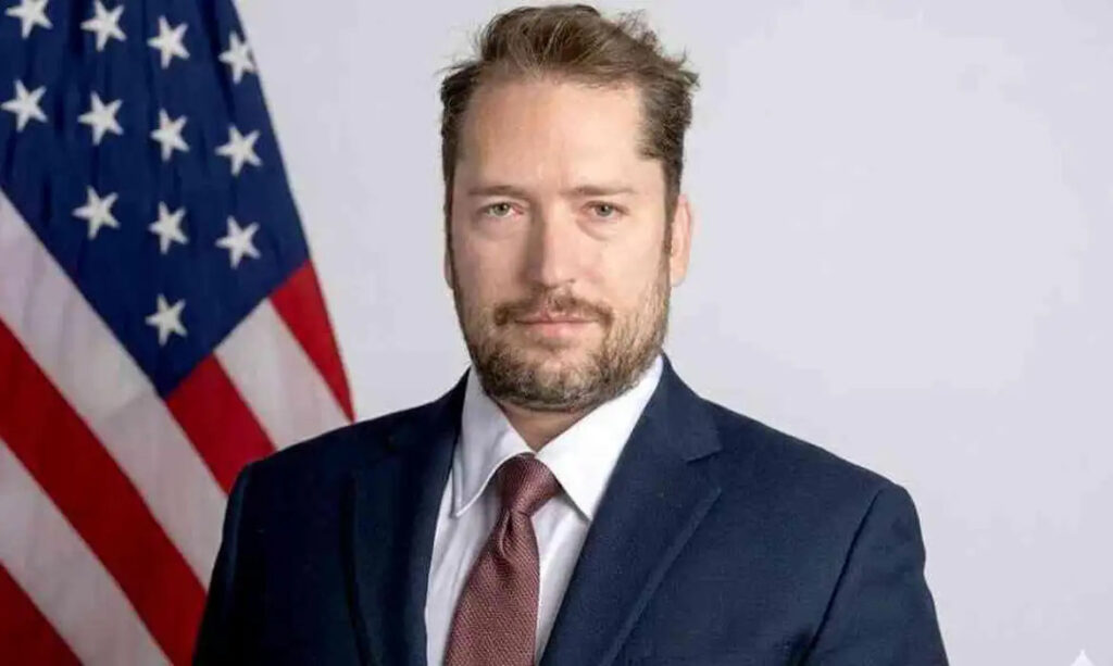 o assessor do governo do presidente Donald Trump Darren Beattie