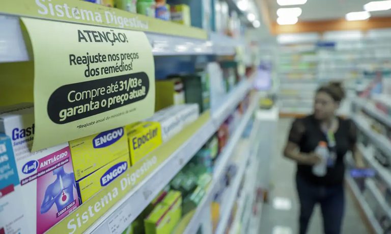 Lei autoriza farmácias e drogarias em supermercados com vigência imediata