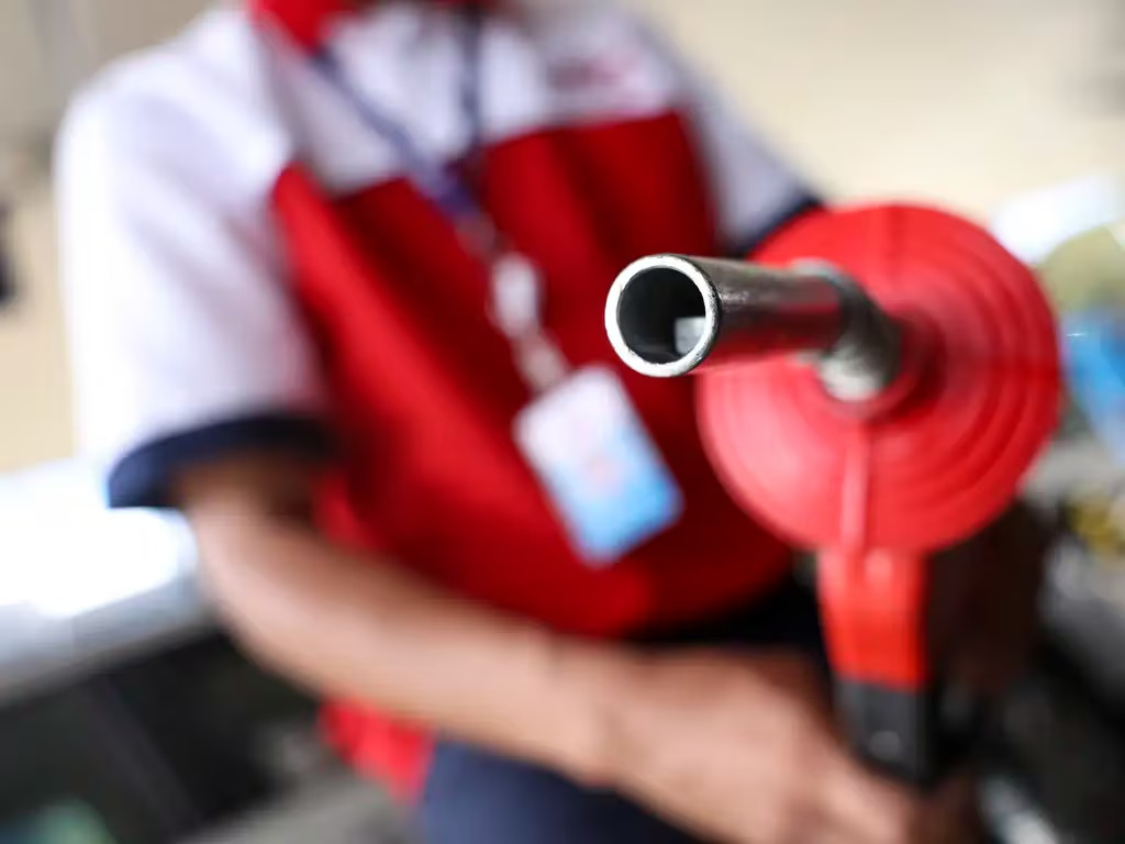 combustíveis postos de gasolina e álcool petróleo