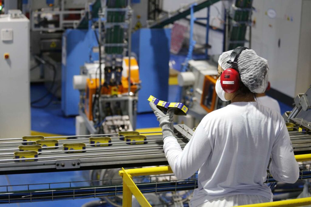 Com 700 colaboradores diretos, a Robinson Crusoé é considerada uma das maiores produtoras e exportadoras de atum do Brasil - Foto: Divulgação