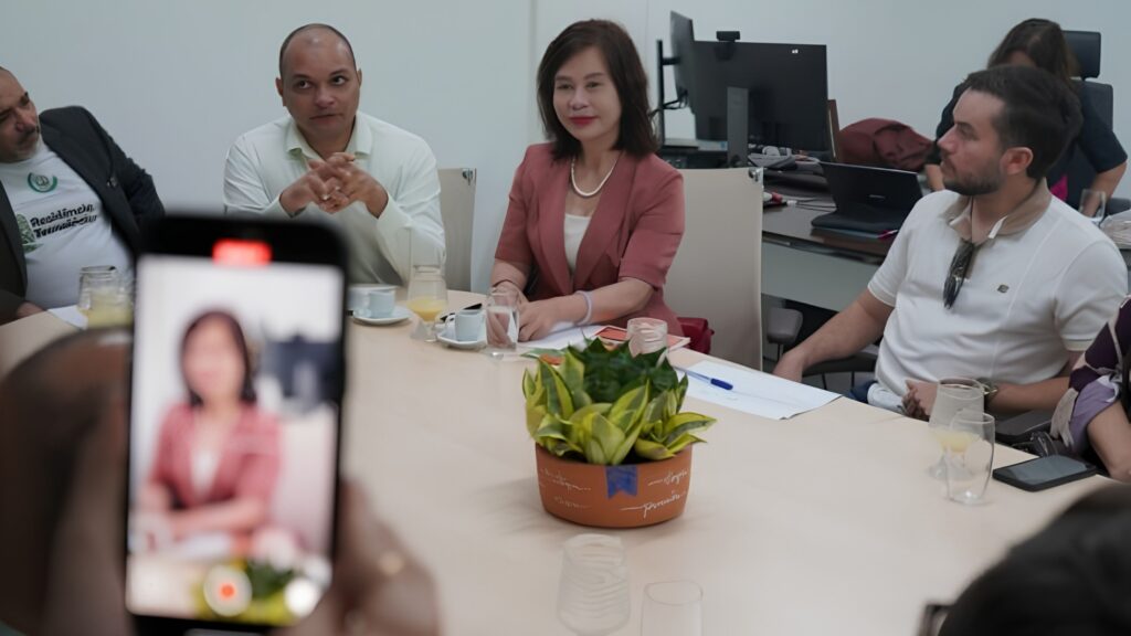 Professora Yang Minli, da Universidade Agrícola da China (UAC), em visita ao Instituto Nacional do Semiárido (INSA/MCTI), em Campina Grande