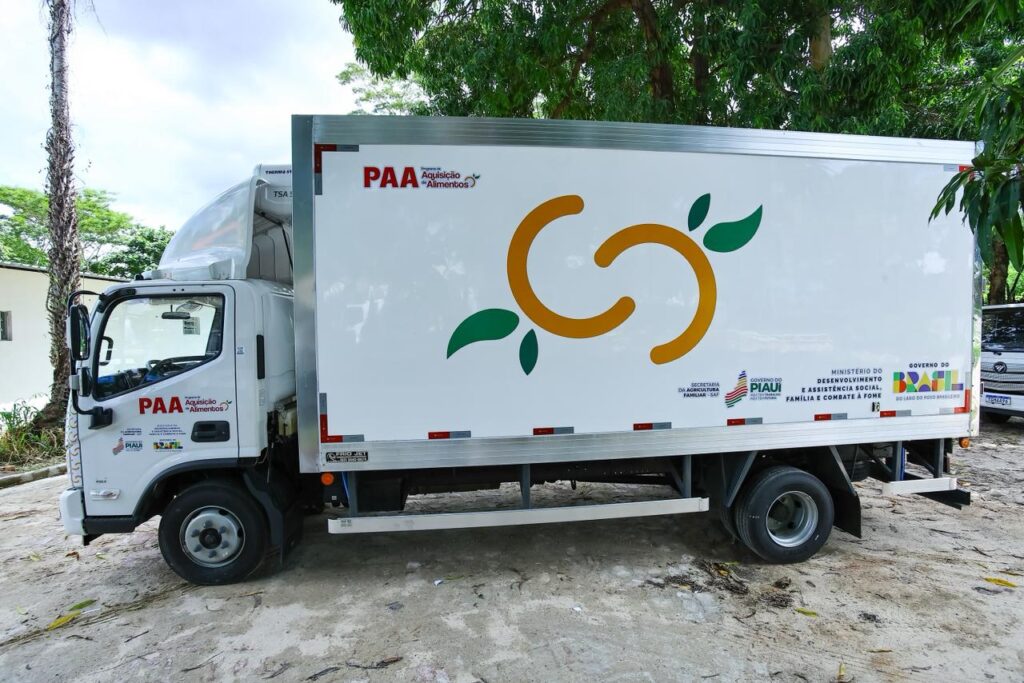 Veículos adquiridos com recursos do PAA vão auxiliar no transporte de leite piauiense. Foto: Geirlys Silva/SAF