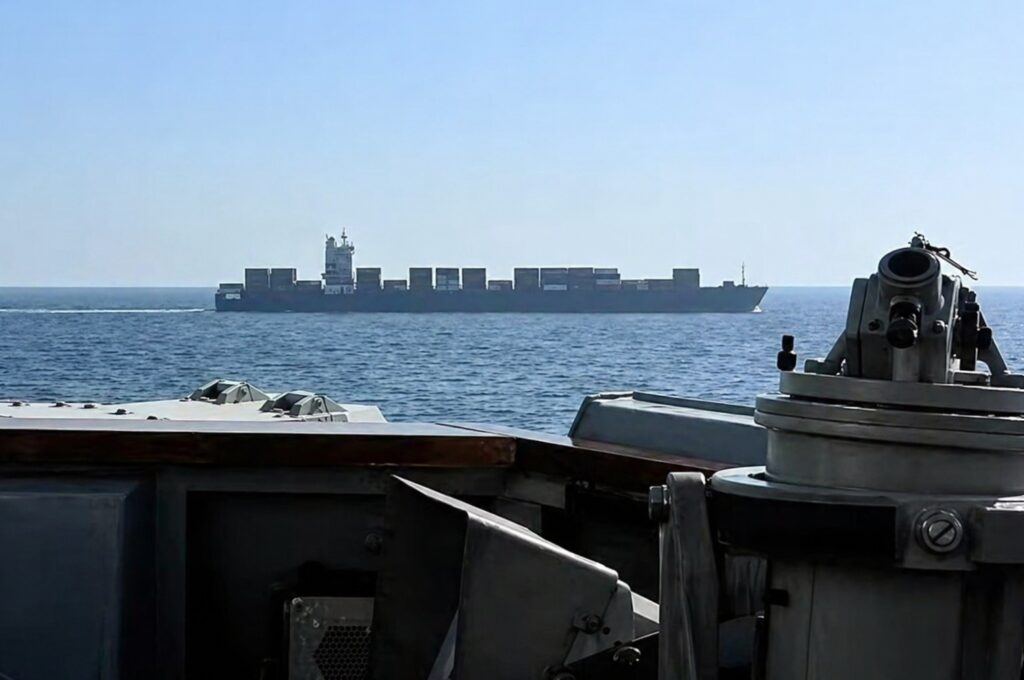 Navios no Estreito de Ormuz