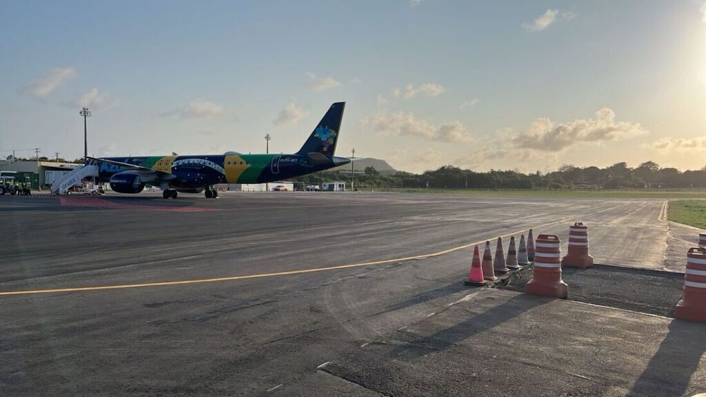 Chuvas provocaram atrasos e cancelamentos de voos no Aeroporto Fernando de Noronha. Foto: Josias Pinto Filho/Semobi