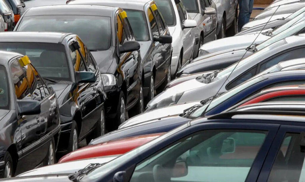 Financiamento de veículos avança 11,8% em abril e chega a 2,5 mi no ano
