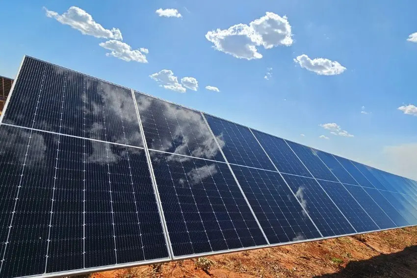 investimentos em energia solar no Brasil painéis solare usinas