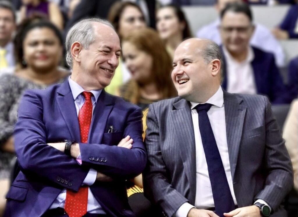 Ciro Gomes ao lado do ex-prefeito de Fortaleza Roberto Cláudio (União Brasil): a aproximação entre os dois marca a construção de uma frente de oposição ao PT no Ceará - Foto: Reprodução