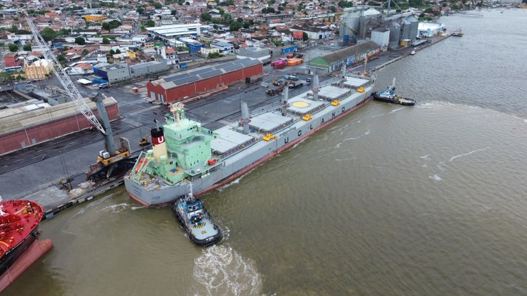 Porto de Cabedelo registra marco histórico com atracação do navio Fermita