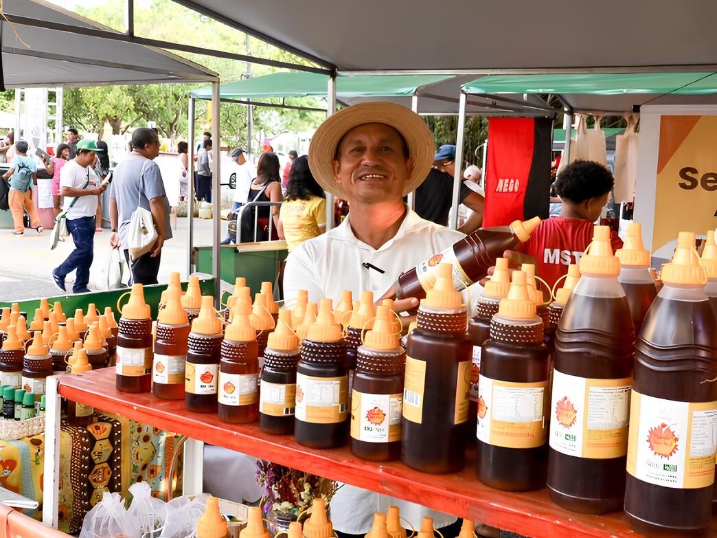 Petrônio Pereira, produtor de mel do Araripe 