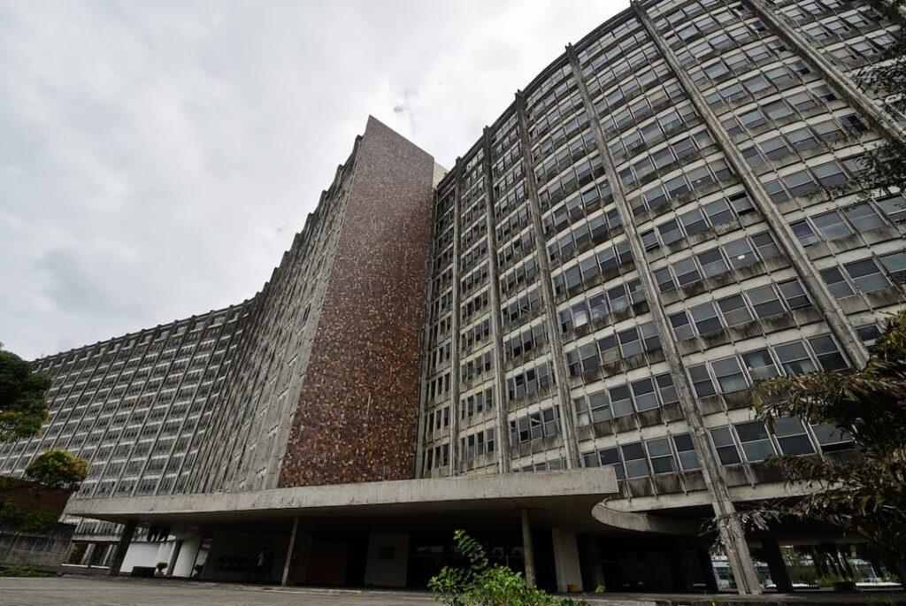 Prédio da Sudene terá reforma iniciada por três andares da torre norte para abrigar parque tecnológico da UFPE Foto: Alfeu Tavares/Folha de Pernambuco