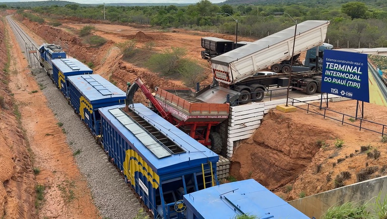 Segundo teste da Transnordestina, em janeiro deste ano, levou carga de sorgo do Matopiba ao Terminal Logístico de Iguatu (CE), diversificando a opção de frete do Nordeste. Foto: Divulgação/MIDR