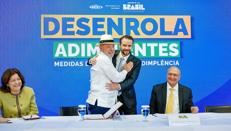 29.06.2026 - Presidente da República, Luiz Inácio Lula da Silva, e ministro da Fazenda, Dario Durigan, durante cerimônia de Anúncio de Medidas do programa Desenrola de Incentivo à Adimplência, no Palácio do Planalto. Foto: Ricardo Stuckert/PR