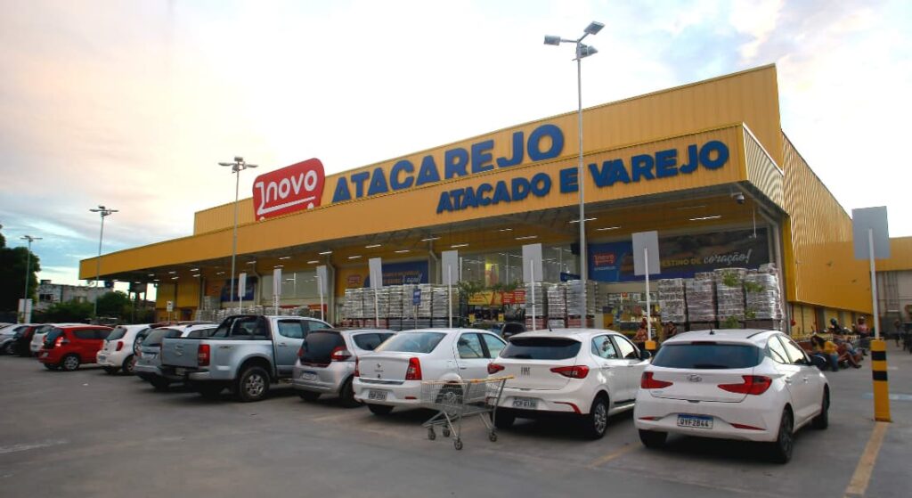 Lojas do Grupo Mateus vão passar a se chamar Novo Atacarejo. Foto: Melissa Fernandes/Folha de Pernambuco