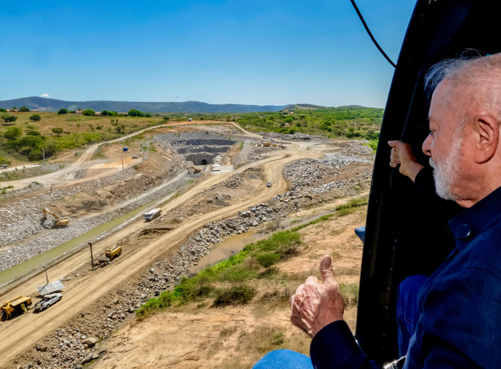 02.07.2026 - Abertura da barragem do emboque do Túnel Major Sales. Presidente da República, Luiz Inácio Lula da Silva, durante abertura da barragem do emboque do Túnel Major Sales da transposição do Rio São Francisco. Foto: Ricardo Stuckert/PR 