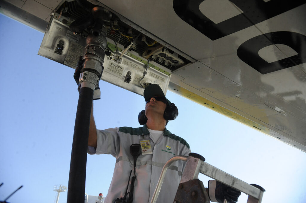 quersone de avaiçaõ QAV Petrobras reajuste combustível aviões helicópteros