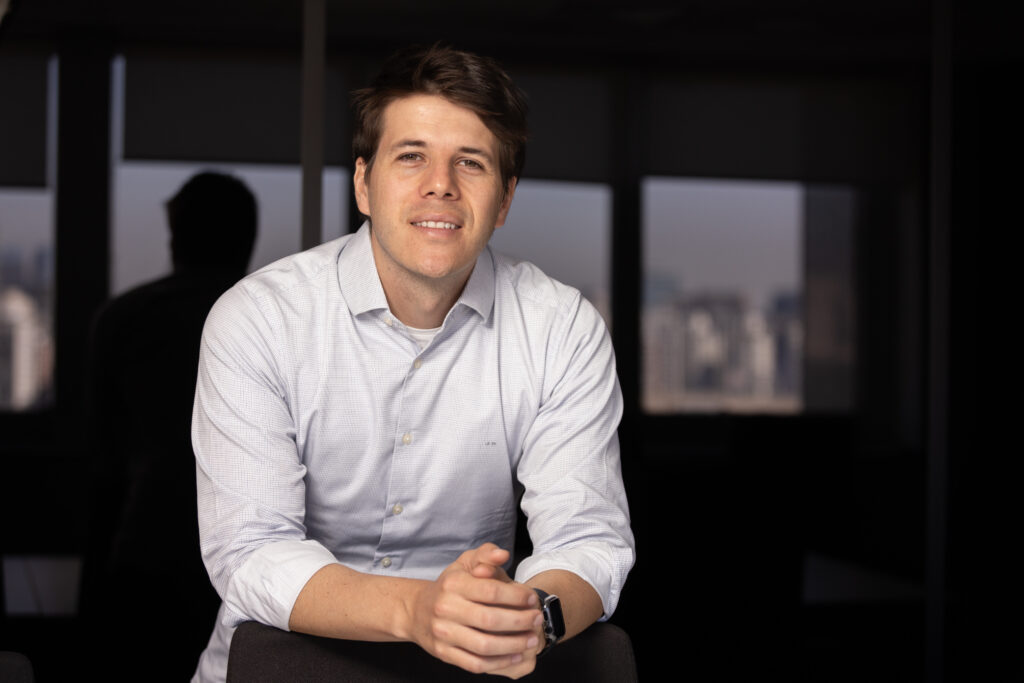 José Mendonça, Diretor Executivo e de Filiais da Região Nordeste da Acrisure Brasil, assumiu o cargo no início de 2026 com a missão de expandir a presença da fintech fora do eixo Sudeste - Foto: Divulgalção