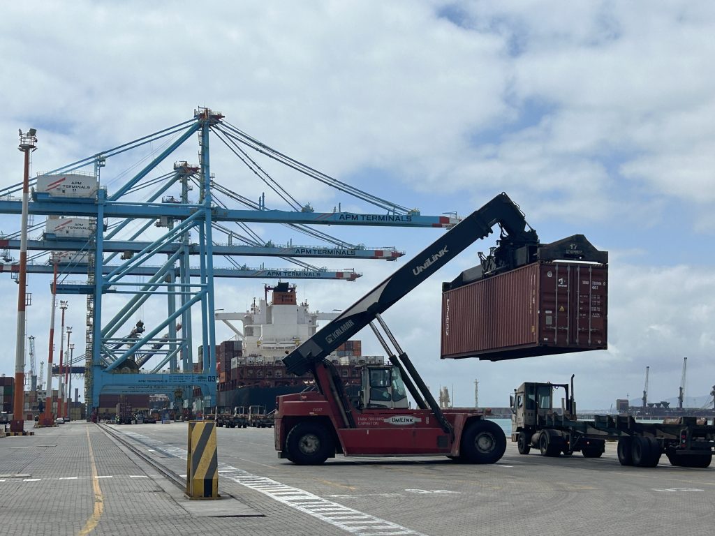 Porto de pecém implementos rodoviários
