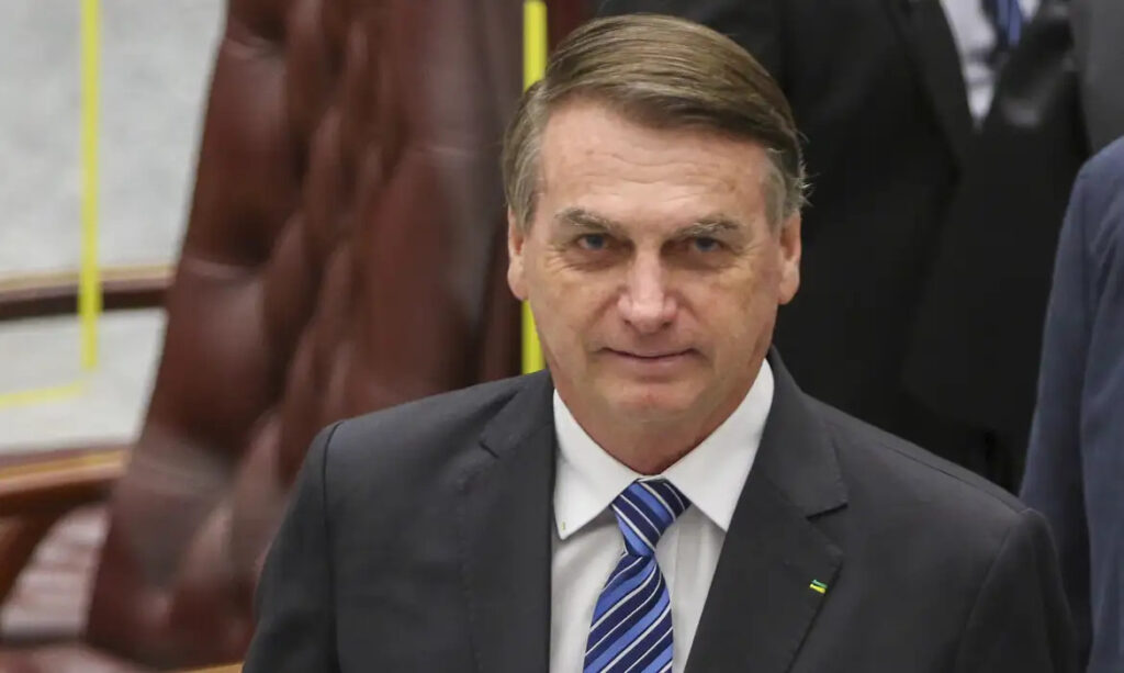 ex-presidente da República, Jair Bolsonaro, continuará em prisão domiciliar